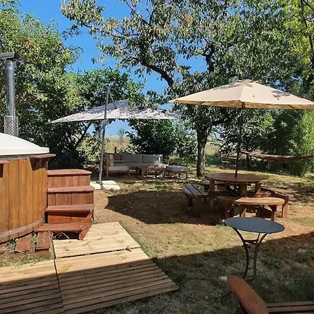 Avec Bain Nordique Holiday home *